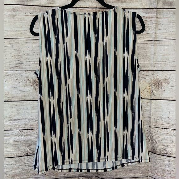 🤎3/$10 Roz & Ali Sleeveless Top Size Medium - Picture 4 of 4